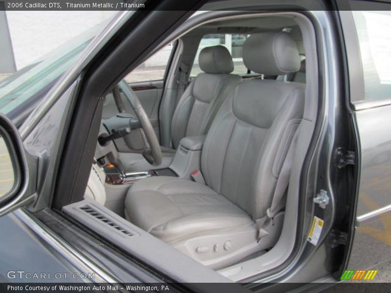 Titanium Metallic / Titanium 2006 Cadillac DTS