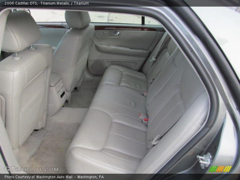 Titanium Metallic / Titanium 2006 Cadillac DTS