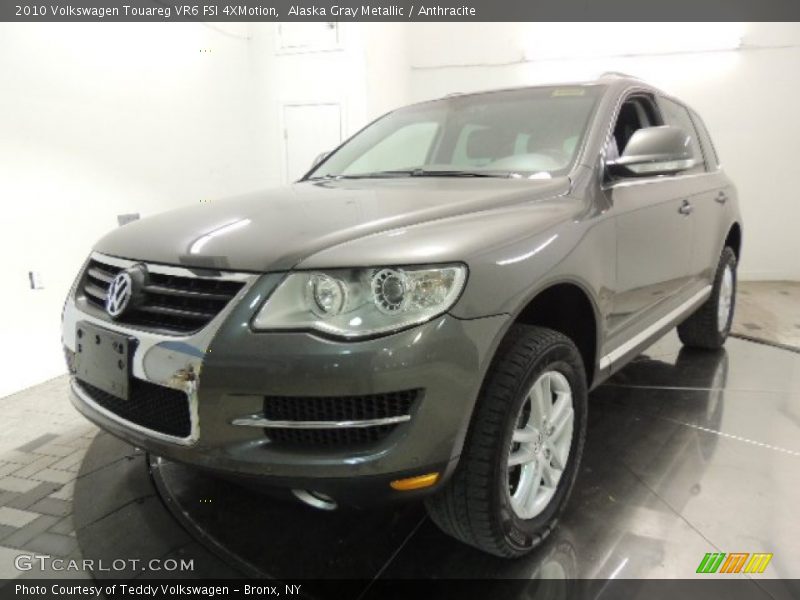 Alaska Gray Metallic / Anthracite 2010 Volkswagen Touareg VR6 FSI 4XMotion