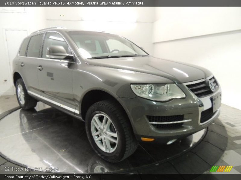 Alaska Gray Metallic / Anthracite 2010 Volkswagen Touareg VR6 FSI 4XMotion