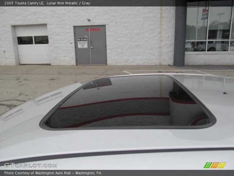 Lunar Mist Metallic / Gray 2005 Toyota Camry LE