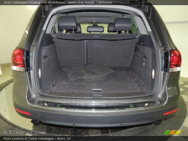 Alaska Gray Metallic / Anthracite 2010 Volkswagen Touareg VR6 FSI 4XMotion