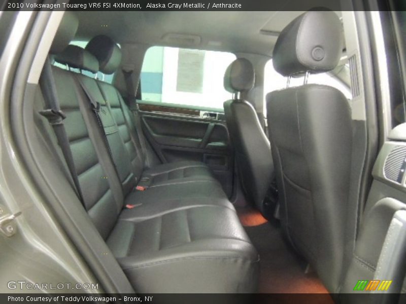 Alaska Gray Metallic / Anthracite 2010 Volkswagen Touareg VR6 FSI 4XMotion