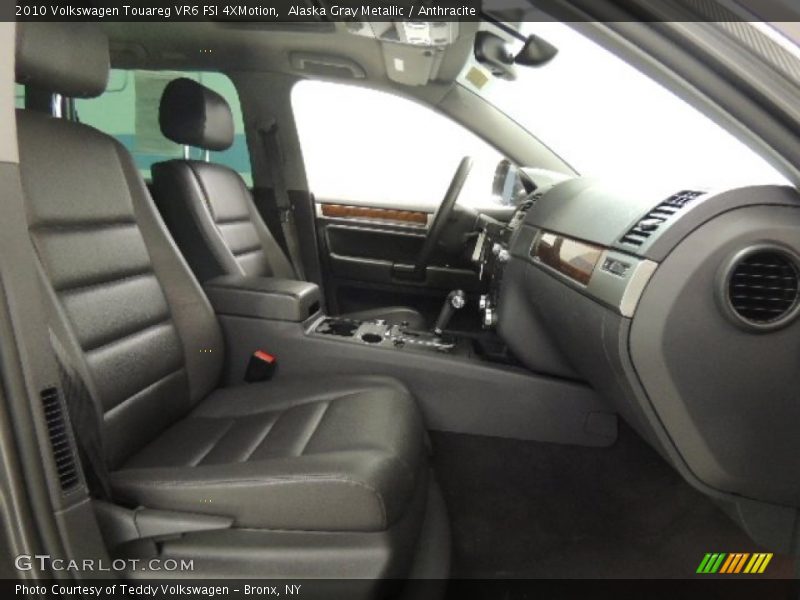 Alaska Gray Metallic / Anthracite 2010 Volkswagen Touareg VR6 FSI 4XMotion