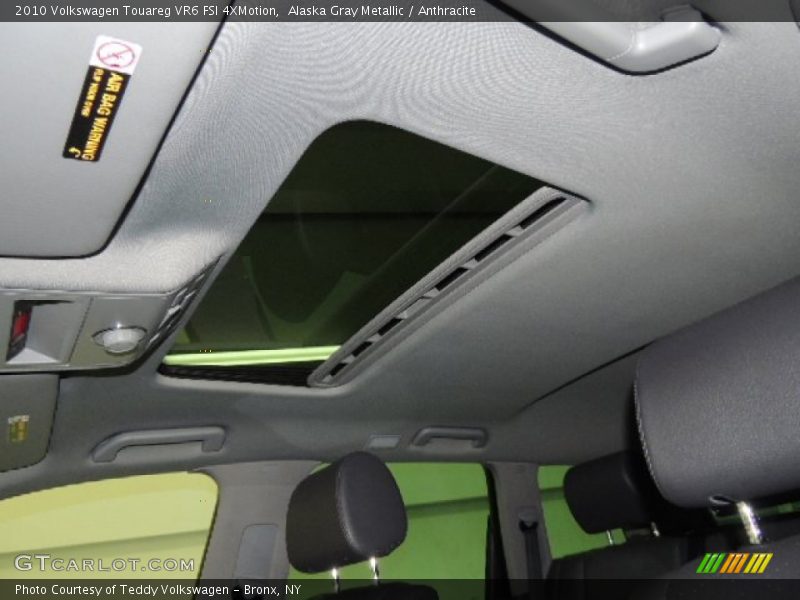 Alaska Gray Metallic / Anthracite 2010 Volkswagen Touareg VR6 FSI 4XMotion