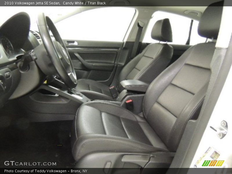 Candy White / Titan Black 2010 Volkswagen Jetta SE Sedan