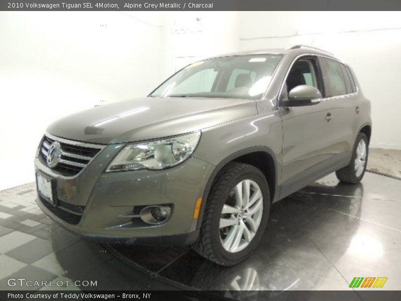 Alpine Grey Metallic / Charcoal 2010 Volkswagen Tiguan SEL 4Motion
