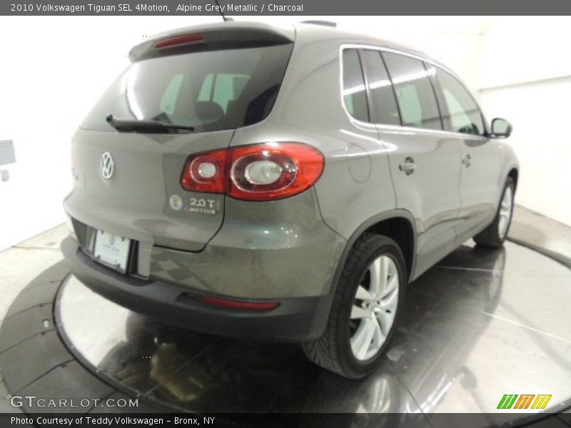 Alpine Grey Metallic / Charcoal 2010 Volkswagen Tiguan SEL 4Motion