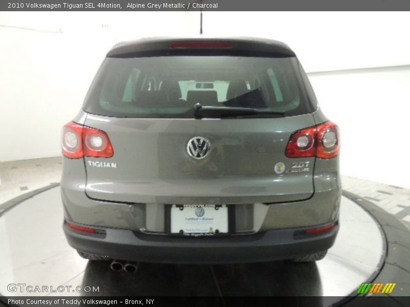 Alpine Grey Metallic / Charcoal 2010 Volkswagen Tiguan SEL 4Motion