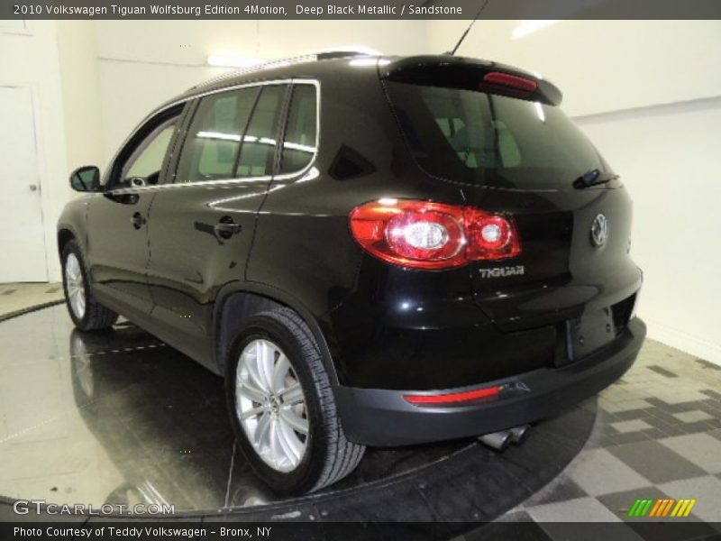 Deep Black Metallic / Sandstone 2010 Volkswagen Tiguan Wolfsburg Edition 4Motion