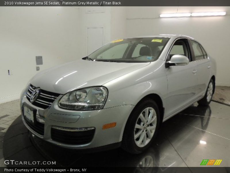 Platinum Grey Metallic / Titan Black 2010 Volkswagen Jetta SE Sedan