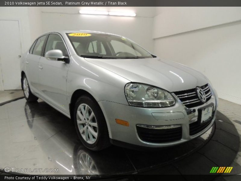Platinum Grey Metallic / Titan Black 2010 Volkswagen Jetta SE Sedan