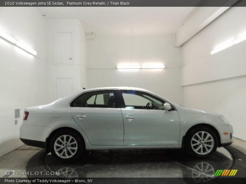 Platinum Grey Metallic / Titan Black 2010 Volkswagen Jetta SE Sedan