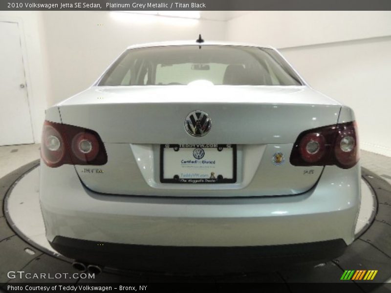 Platinum Grey Metallic / Titan Black 2010 Volkswagen Jetta SE Sedan