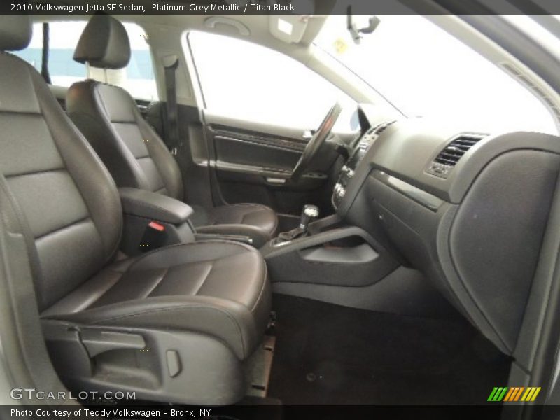 Platinum Grey Metallic / Titan Black 2010 Volkswagen Jetta SE Sedan