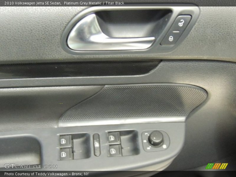 Platinum Grey Metallic / Titan Black 2010 Volkswagen Jetta SE Sedan