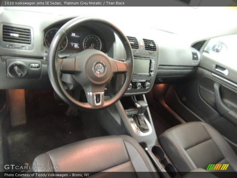 Platinum Grey Metallic / Titan Black 2010 Volkswagen Jetta SE Sedan