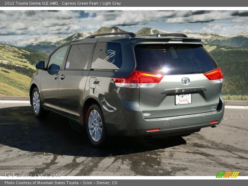 Cypress Green Pearl / Light Gray 2013 Toyota Sienna XLE AWD