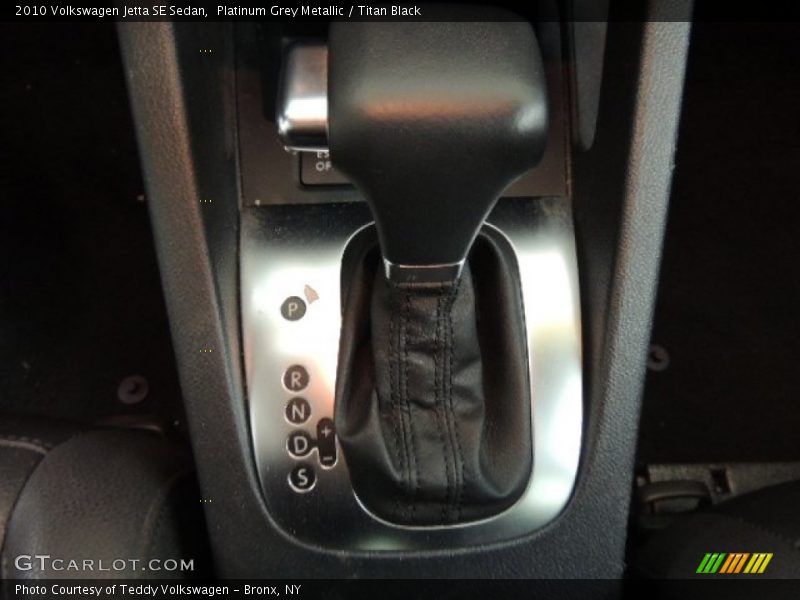 Platinum Grey Metallic / Titan Black 2010 Volkswagen Jetta SE Sedan