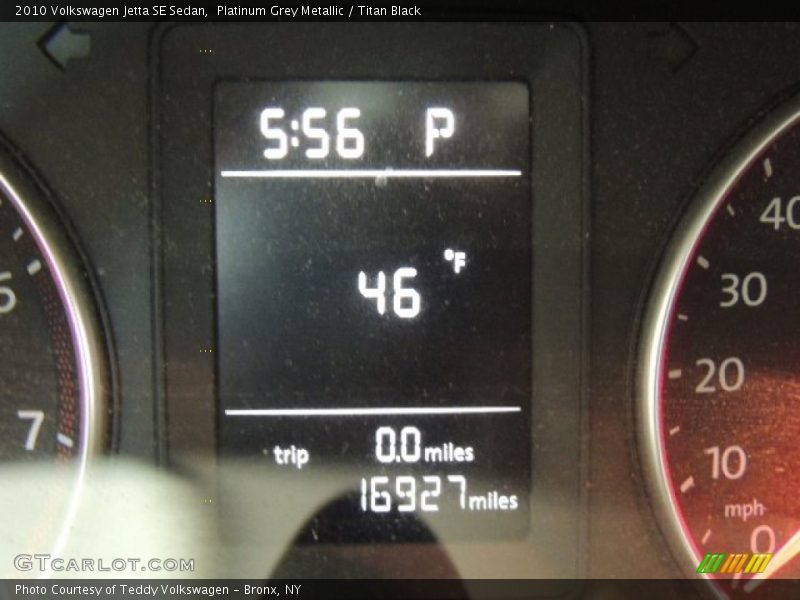 Platinum Grey Metallic / Titan Black 2010 Volkswagen Jetta SE Sedan