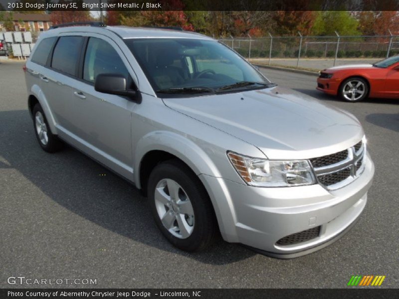 Bright Silver Metallic / Black 2013 Dodge Journey SE