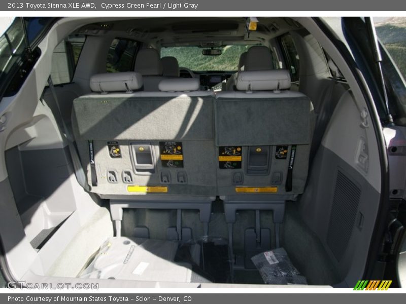 Cypress Green Pearl / Light Gray 2013 Toyota Sienna XLE AWD