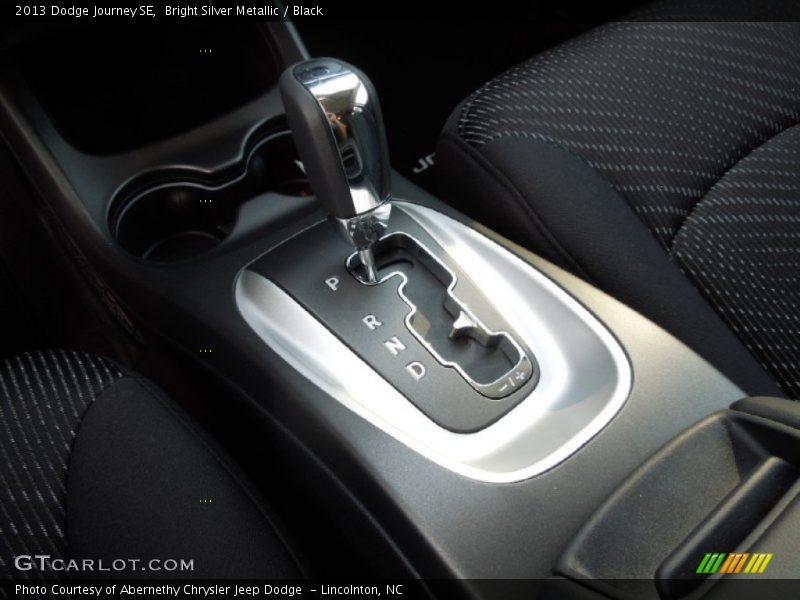 Bright Silver Metallic / Black 2013 Dodge Journey SE