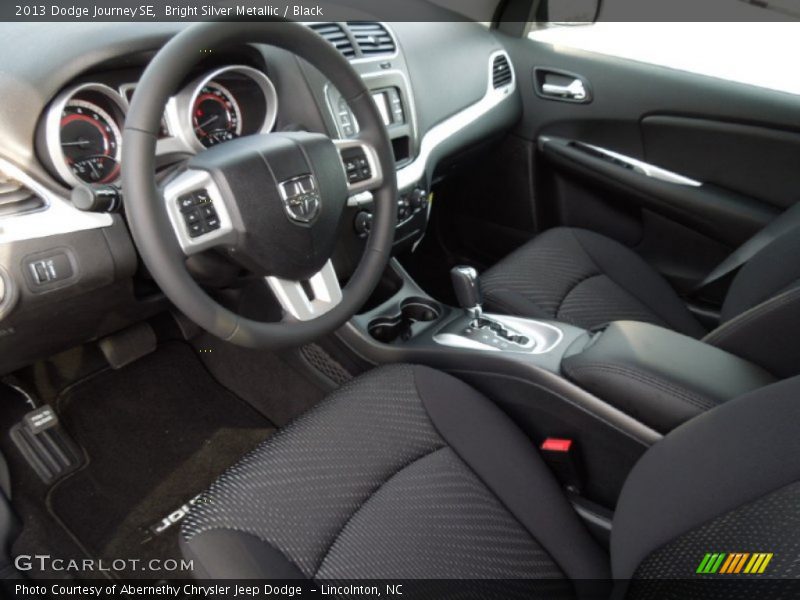 Bright Silver Metallic / Black 2013 Dodge Journey SE