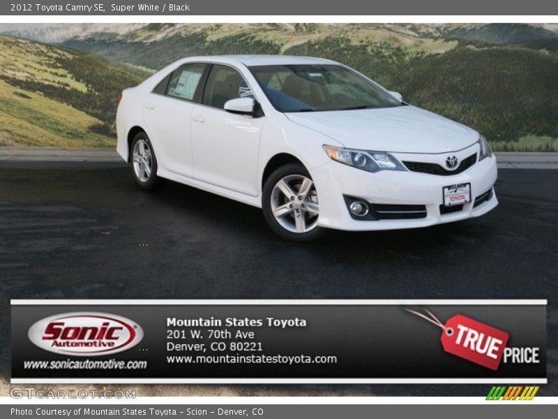 Super White / Black 2012 Toyota Camry SE