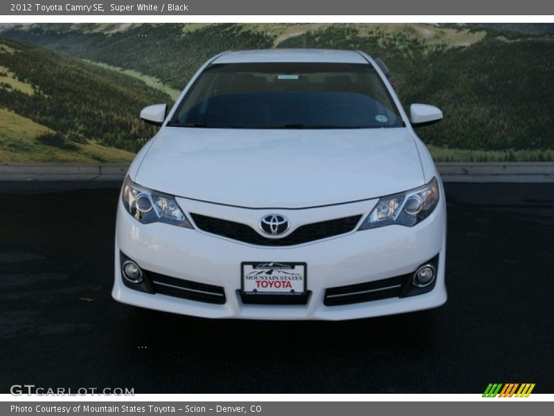 Super White / Black 2012 Toyota Camry SE