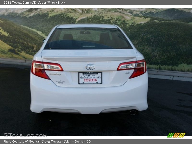 Super White / Black 2012 Toyota Camry SE