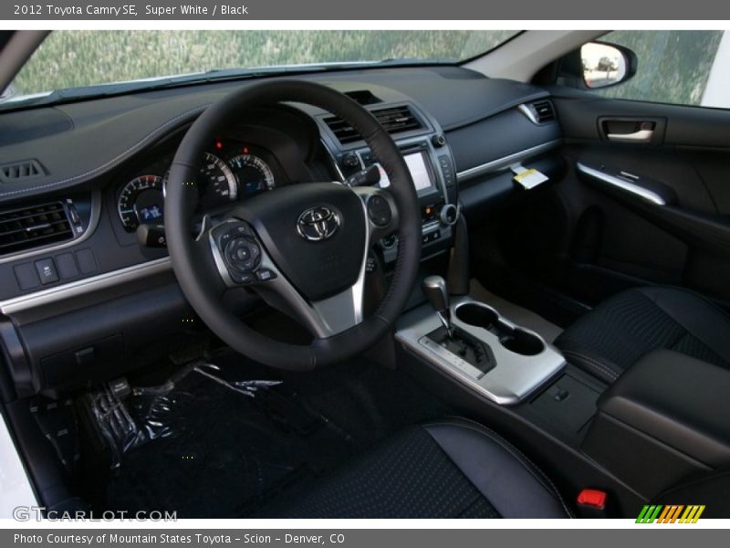 Super White / Black 2012 Toyota Camry SE
