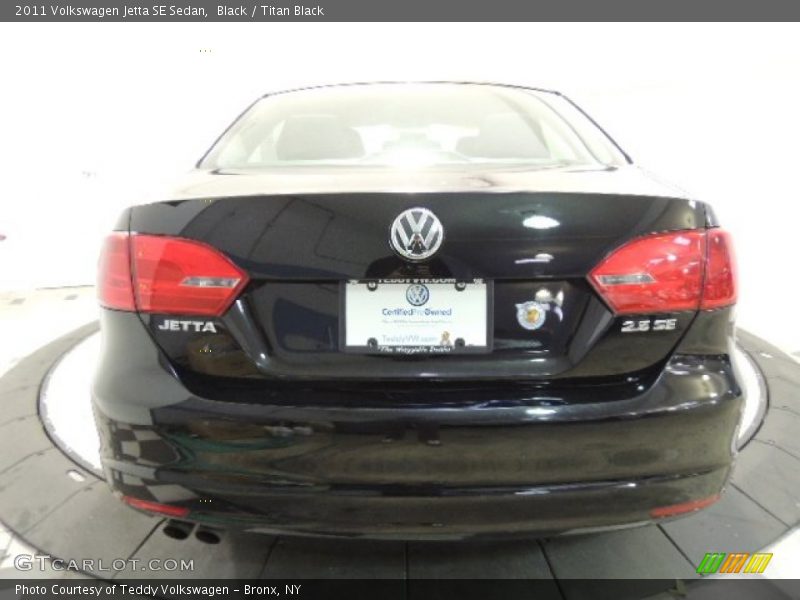Black / Titan Black 2011 Volkswagen Jetta SE Sedan