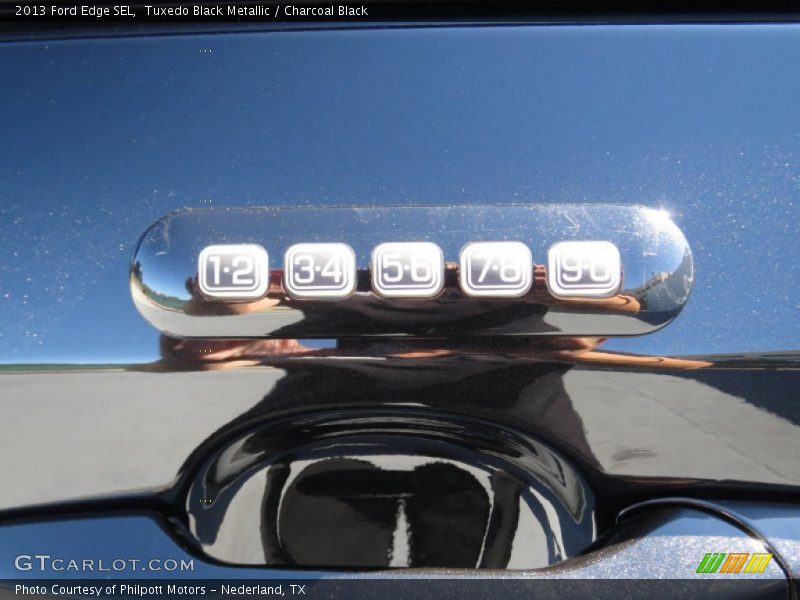 Tuxedo Black Metallic / Charcoal Black 2013 Ford Edge SEL