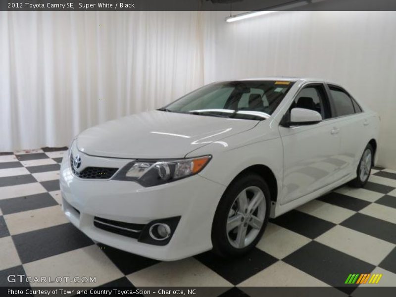 Super White / Black 2012 Toyota Camry SE