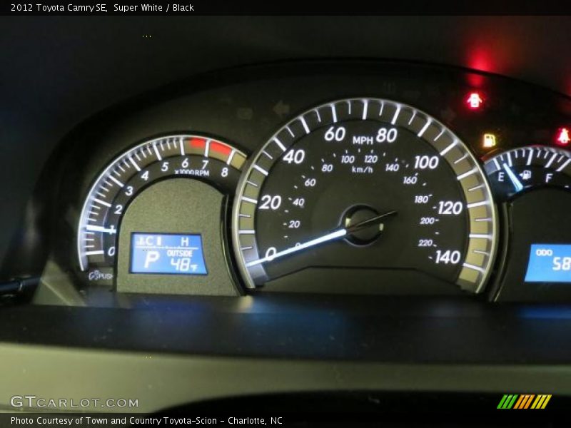 Super White / Black 2012 Toyota Camry SE