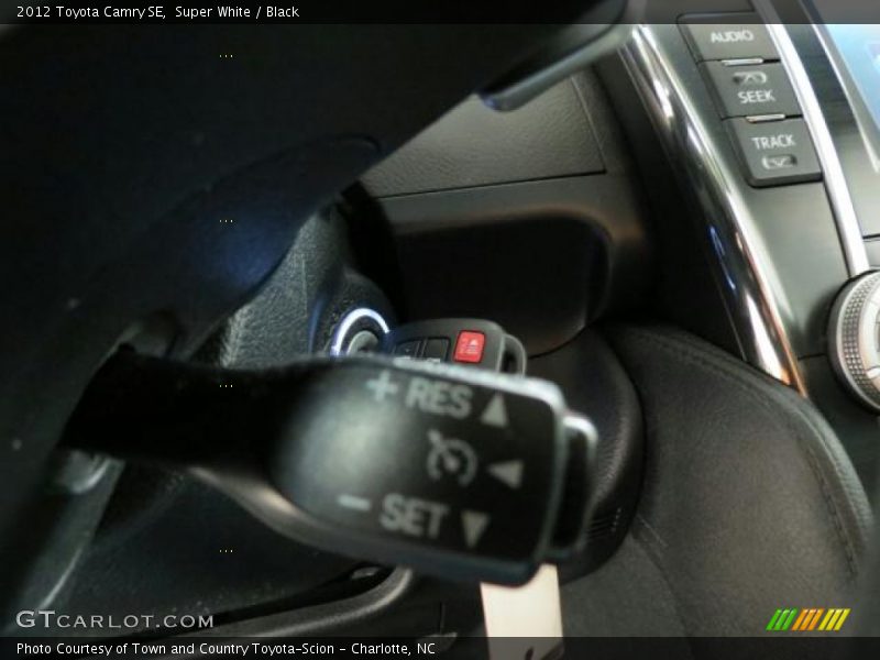 Super White / Black 2012 Toyota Camry SE