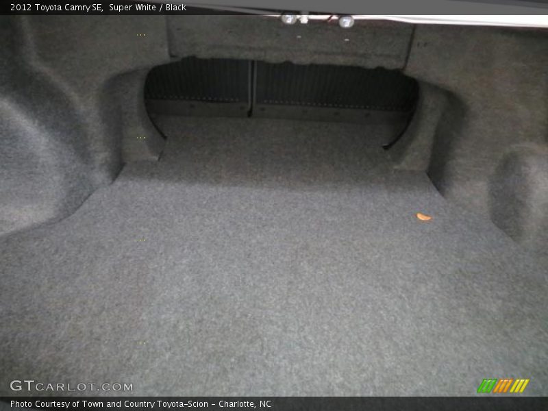 Super White / Black 2012 Toyota Camry SE