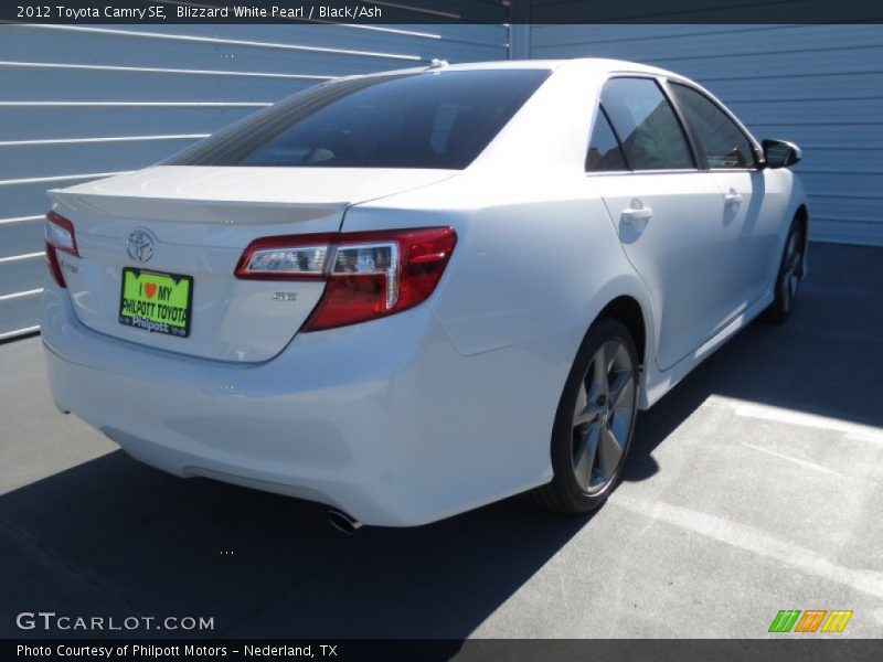 Blizzard White Pearl / Black/Ash 2012 Toyota Camry SE