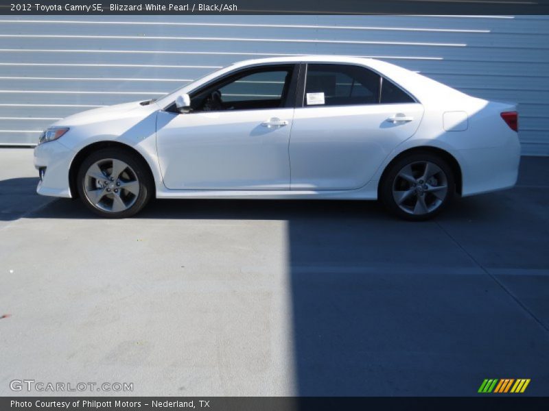 Blizzard White Pearl / Black/Ash 2012 Toyota Camry SE