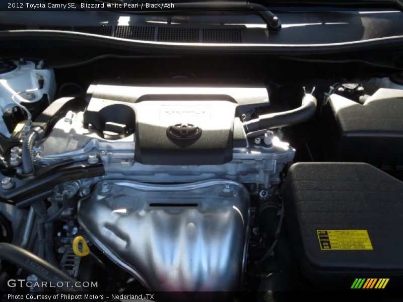 Blizzard White Pearl / Black/Ash 2012 Toyota Camry SE