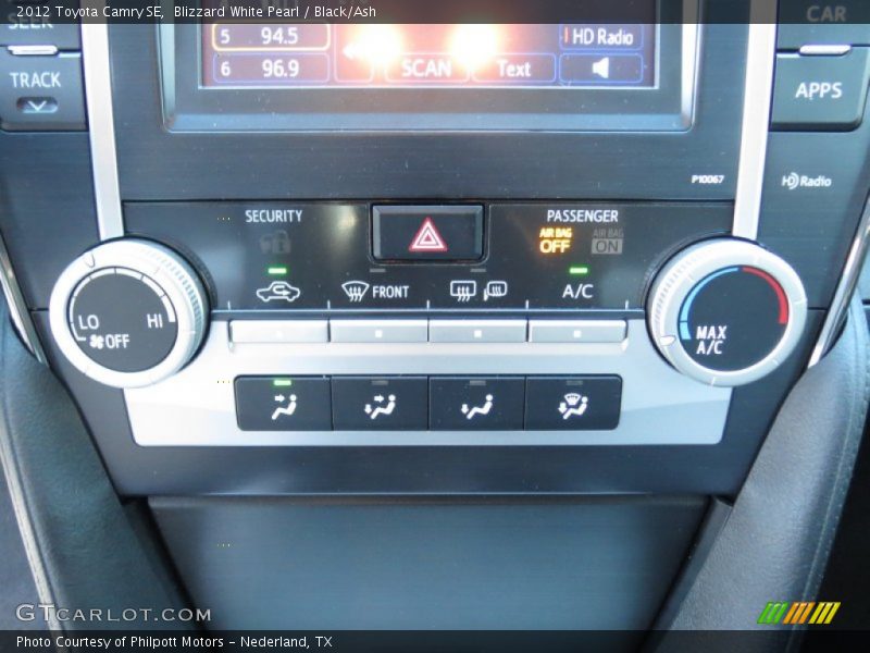 Blizzard White Pearl / Black/Ash 2012 Toyota Camry SE