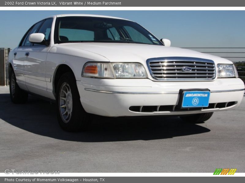Vibrant White / Medium Parchment 2002 Ford Crown Victoria LX