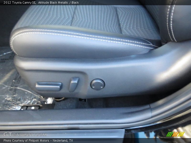 Attitude Black Metallic / Black 2012 Toyota Camry SE