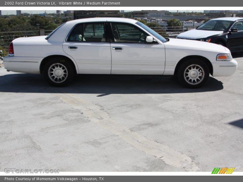 Vibrant White / Medium Parchment 2002 Ford Crown Victoria LX