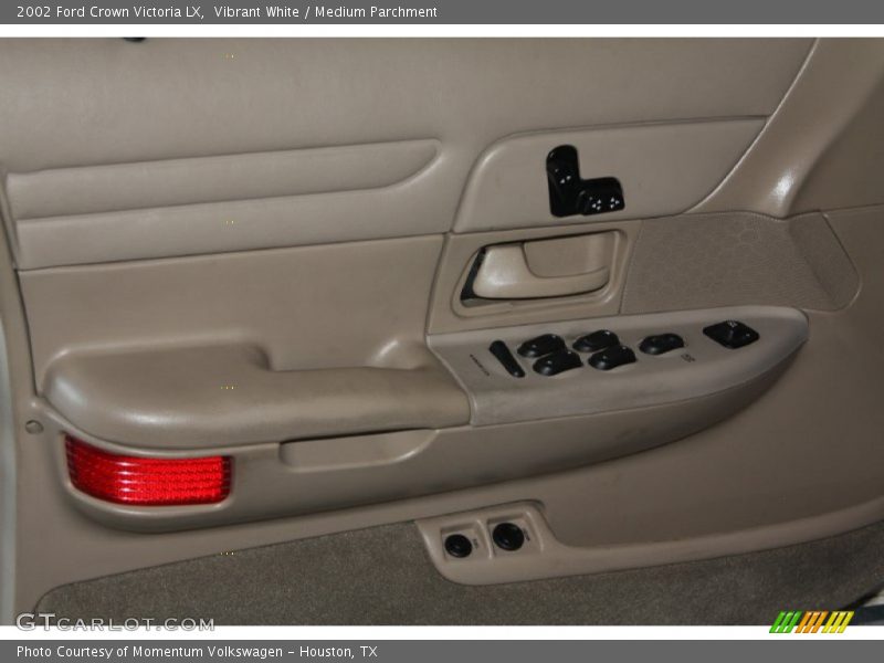 Vibrant White / Medium Parchment 2002 Ford Crown Victoria LX