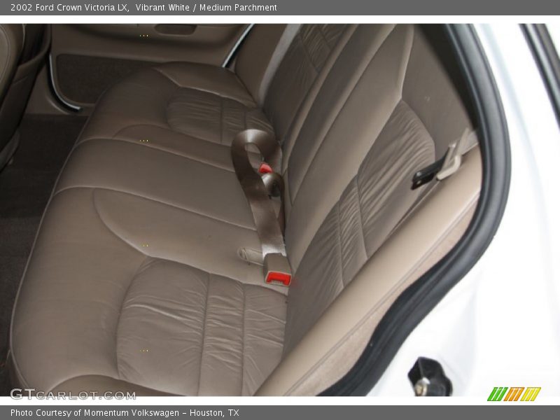 Vibrant White / Medium Parchment 2002 Ford Crown Victoria LX