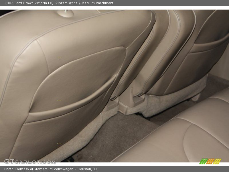 Vibrant White / Medium Parchment 2002 Ford Crown Victoria LX