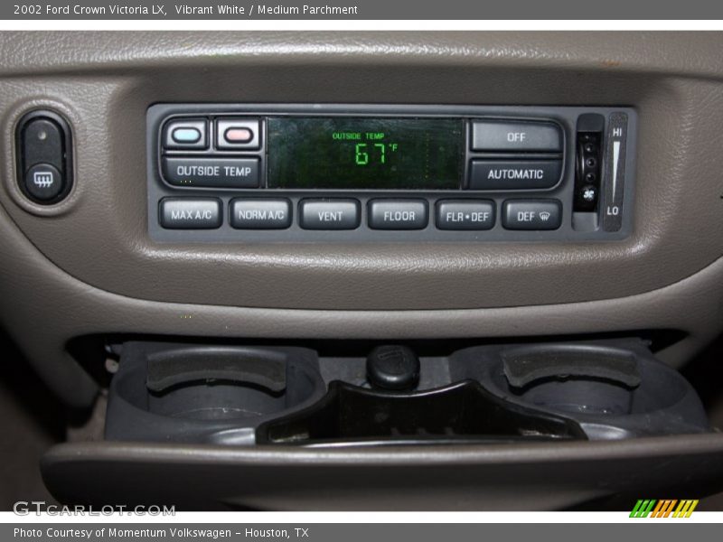 Vibrant White / Medium Parchment 2002 Ford Crown Victoria LX