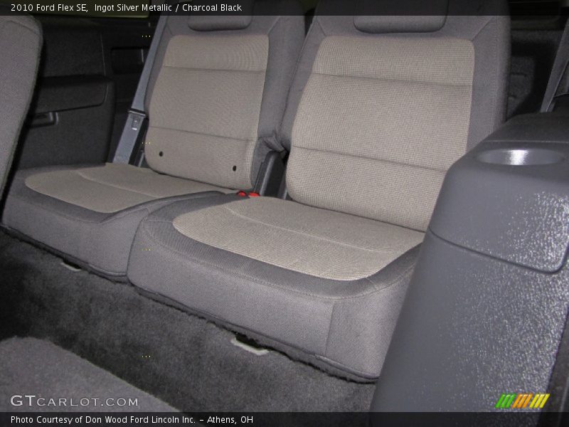Ingot Silver Metallic / Charcoal Black 2010 Ford Flex SE